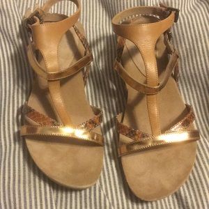 Eileen fisher run snake embossed sandals size 7